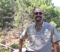Fernando R�os lleva m�s de 20 a�os cuidando el bosque.